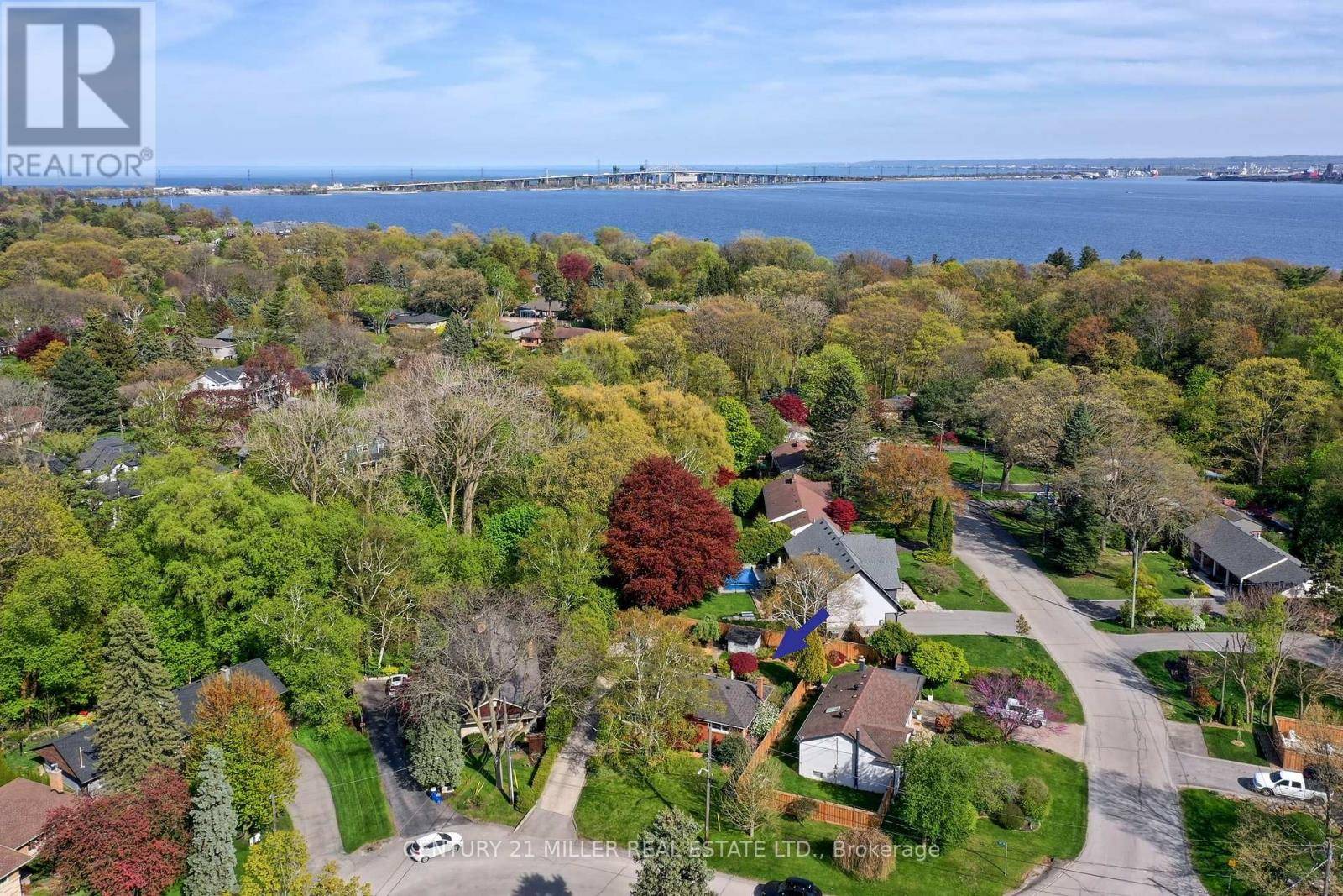 Burlington (lasalle), ON L7T2Y8,811 TEAL DRIVE