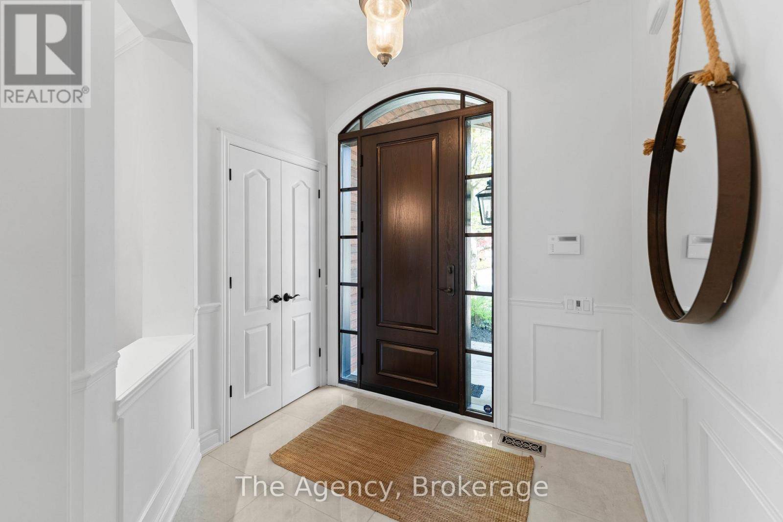 Oakville (br Bronte), ON L6L6T4,138 TAWNY CRESCENT