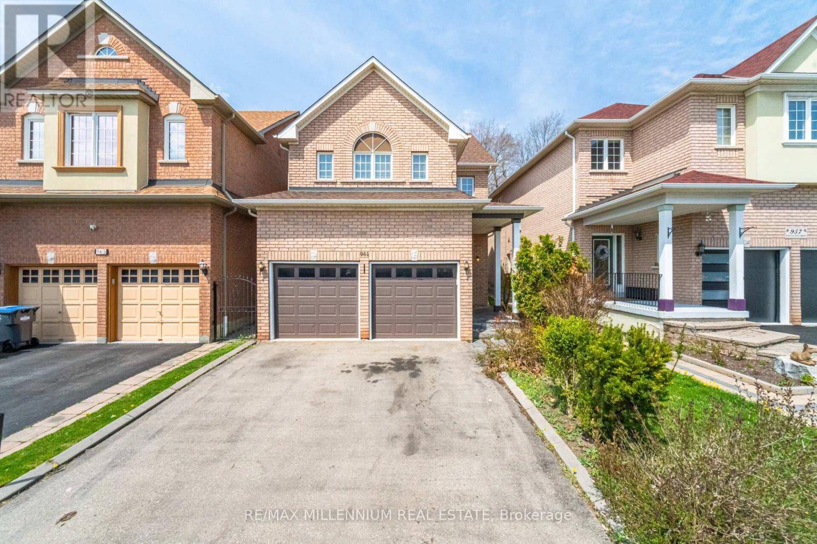 Mississauga (meadowvale Village), ON L5W1J9,961 Knotty Pine GRV #961