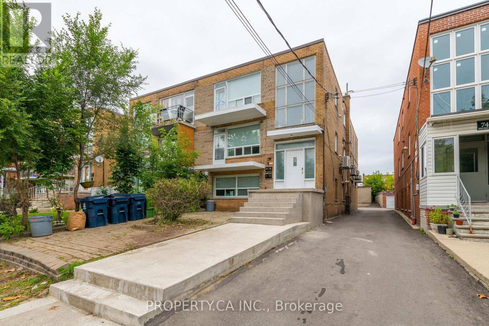 Toronto (yorkdale-glen Park), ON M6B3J8,749 Marlee AVE #4