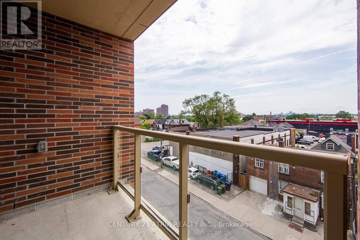 Toronto (weston-pellam Park), ON M2N0B7,1787 St Clair AVE West #408