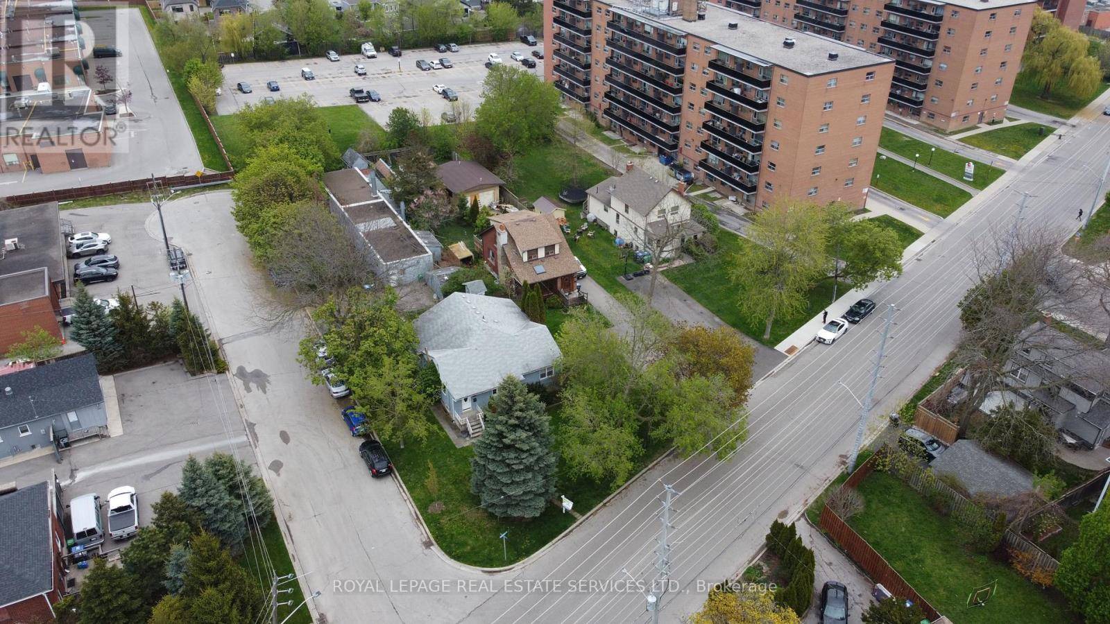 Mississauga (port Credit), ON L5G3X4,1083 SENECA AVENUE