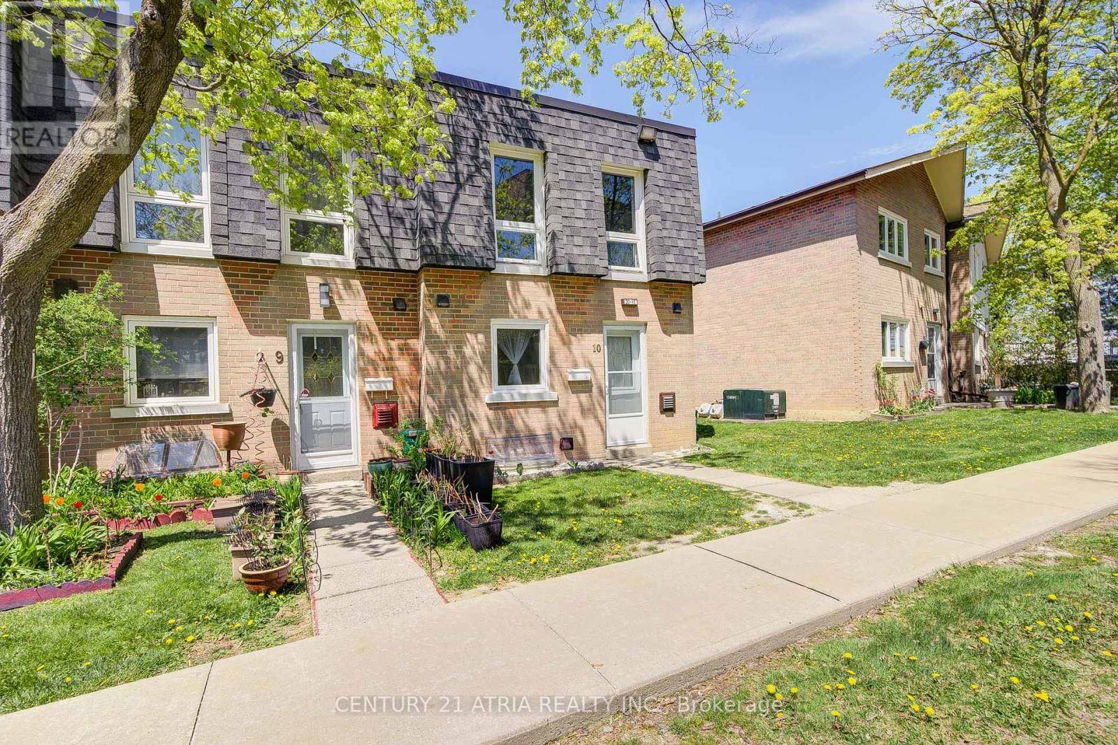 Toronto (york University Heights), ON M3J1B1,20 Grandravine DR #10