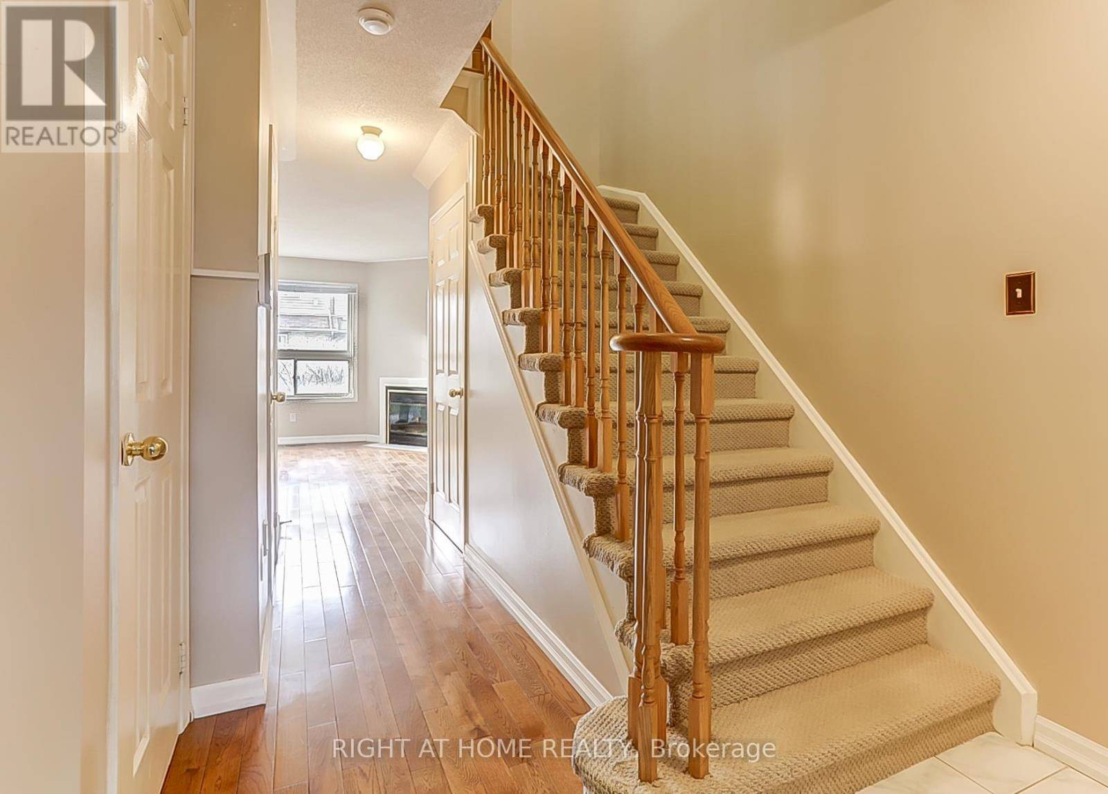 Mississauga (central Erin Mills), ON L5M5N8,2550 Thomas ST #68