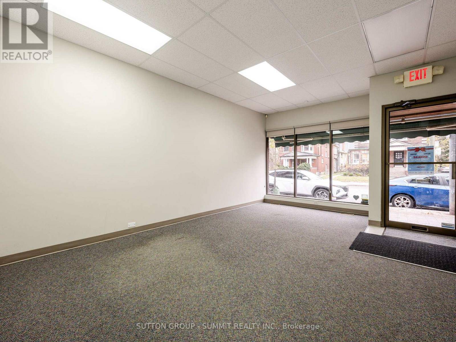 Toronto (roncesvalles), ON M6R2M3,281 RONCESVALLES AVENUE E