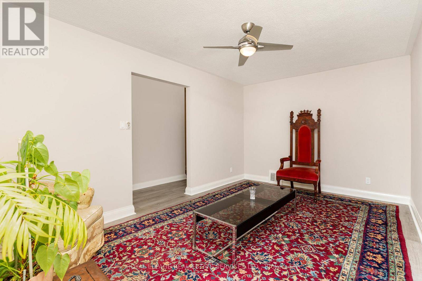 Toronto (downsview-roding-cfb), ON M3M2L5,62 NASH DRIVE