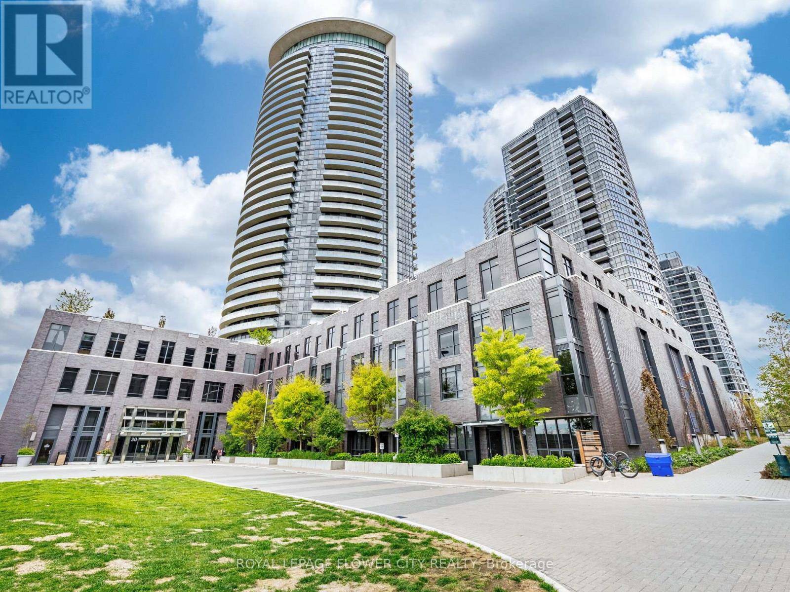 Toronto (islington-city Centre West), ON M9B6L6,30 Gibbs RD #2804