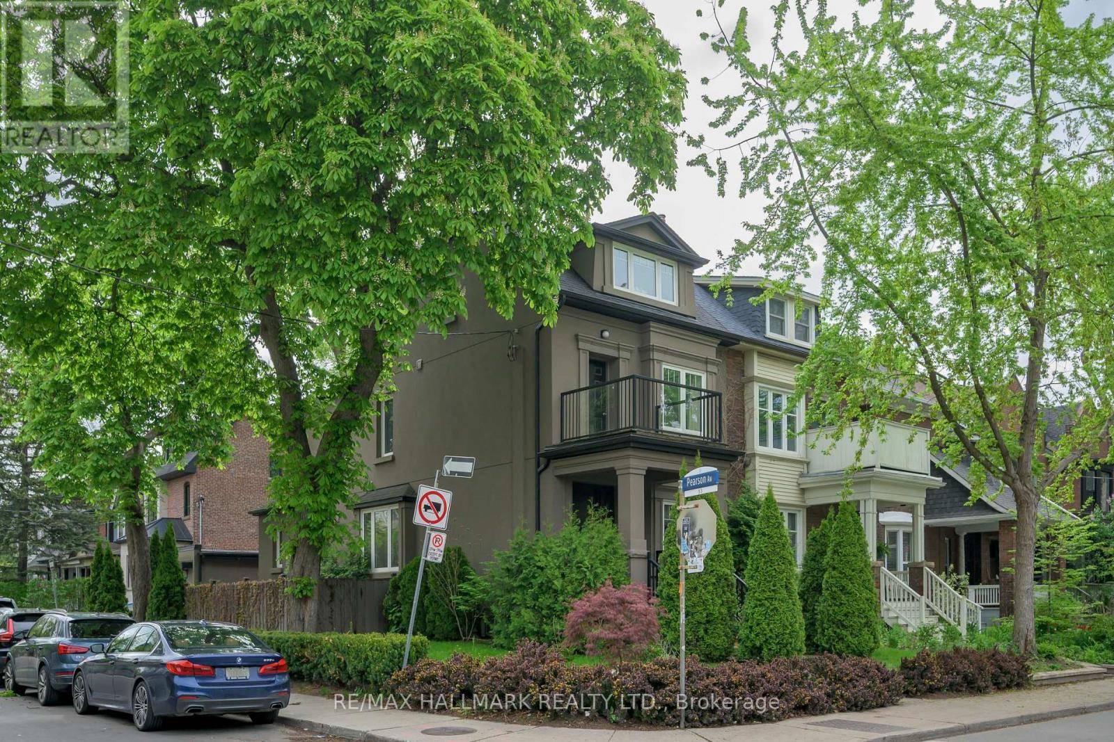Toronto (roncesvalles), ON M6R2E1,85 SORAUREN AVENUE