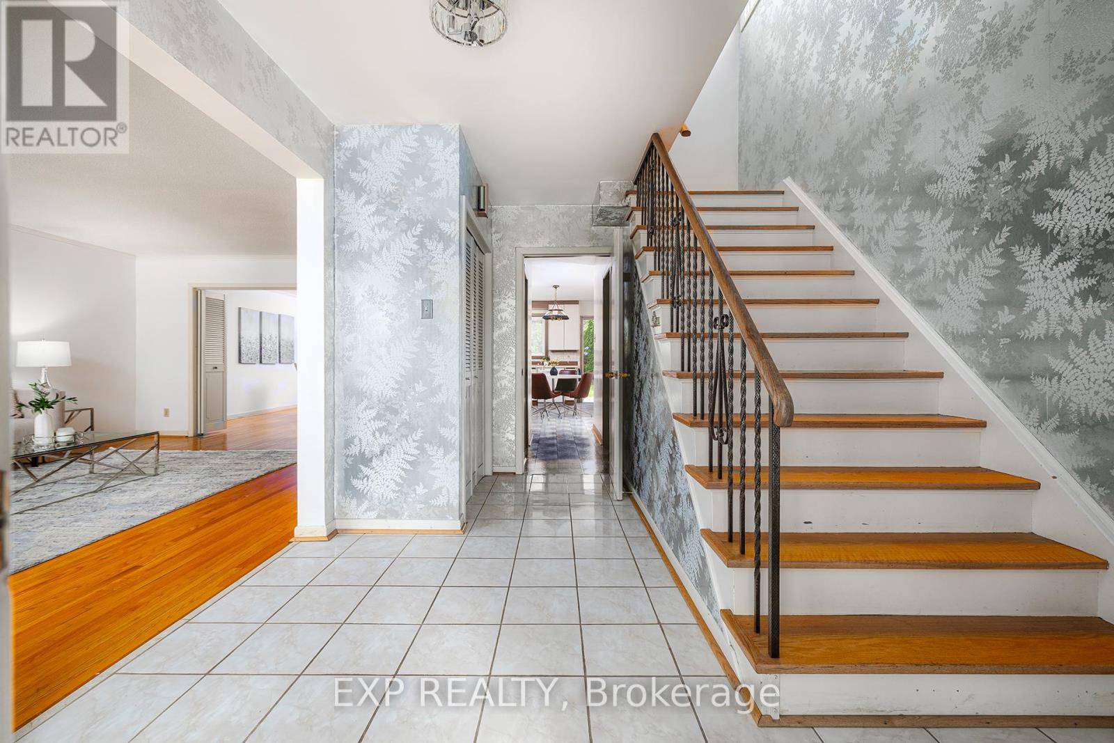 Toronto (willowridge-martingrove-richview), ON M9R2W6,69 PETTIT DRIVE