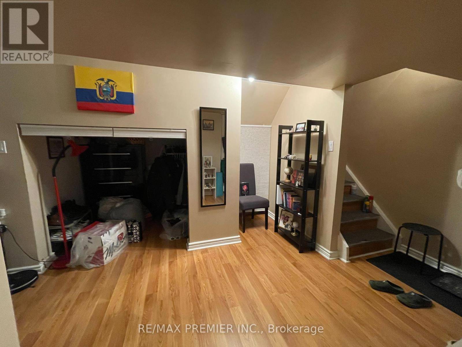 Mississauga (central Erin Mills), ON L5M5G4,5629 Haddon Hall RD #Basement