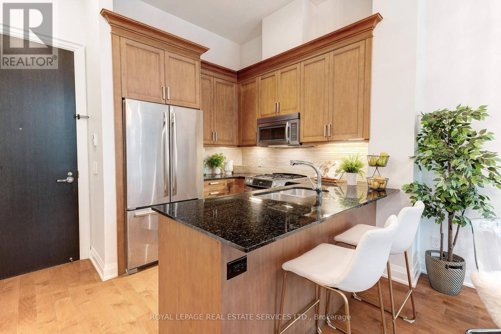 Oakville (br Bronte), ON L6L0E1,11 Bronte RD #117
