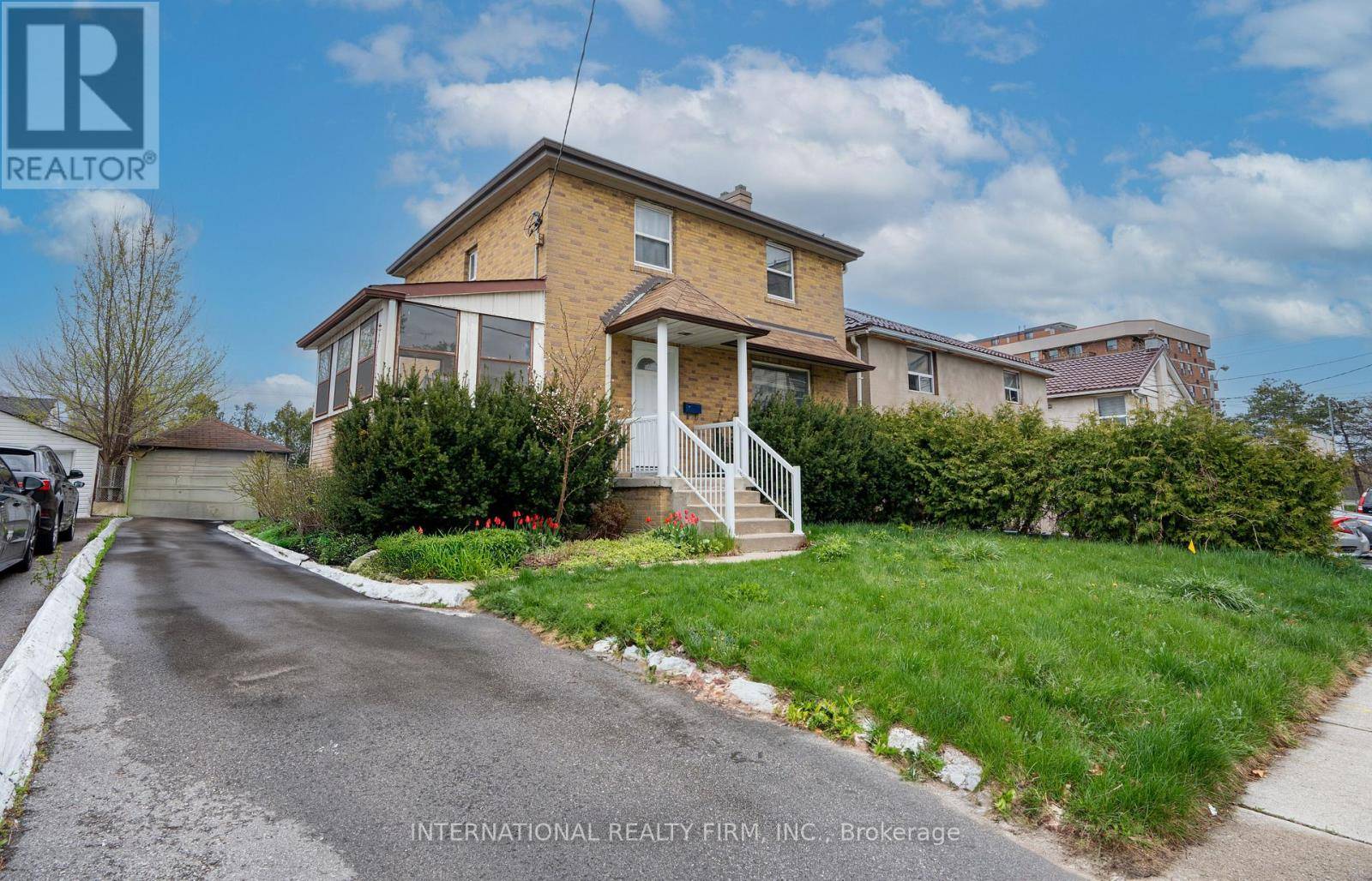 Toronto (weston), ON M9N1L7,224 KING STREET