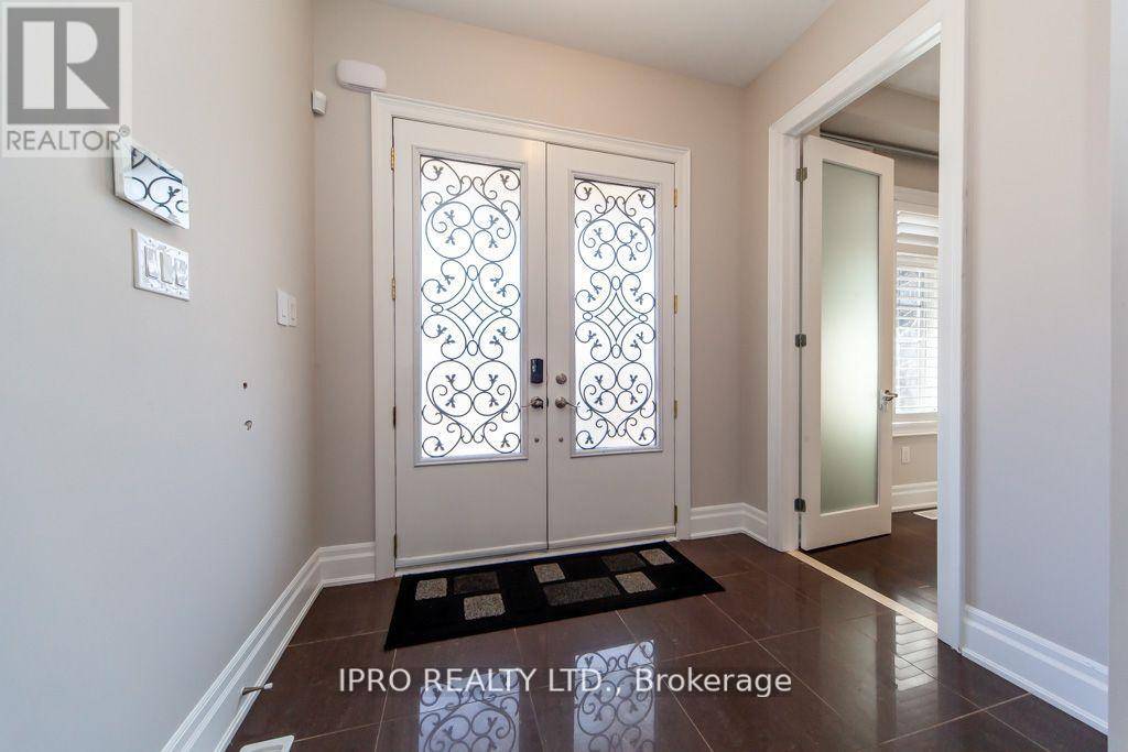 Oakville (br Bronte), ON L6L0A3,3420 MISTWELL CRESCENT