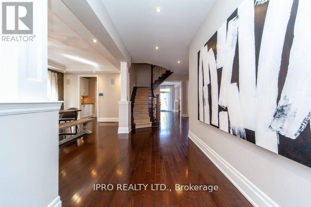 Oakville (br Bronte), ON L6L0A3,3420 MISTWELL CRESCENT