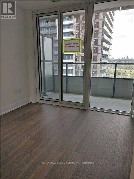 Toronto (mimico), ON M8V1A1,20 Shore Breeze DR #2004