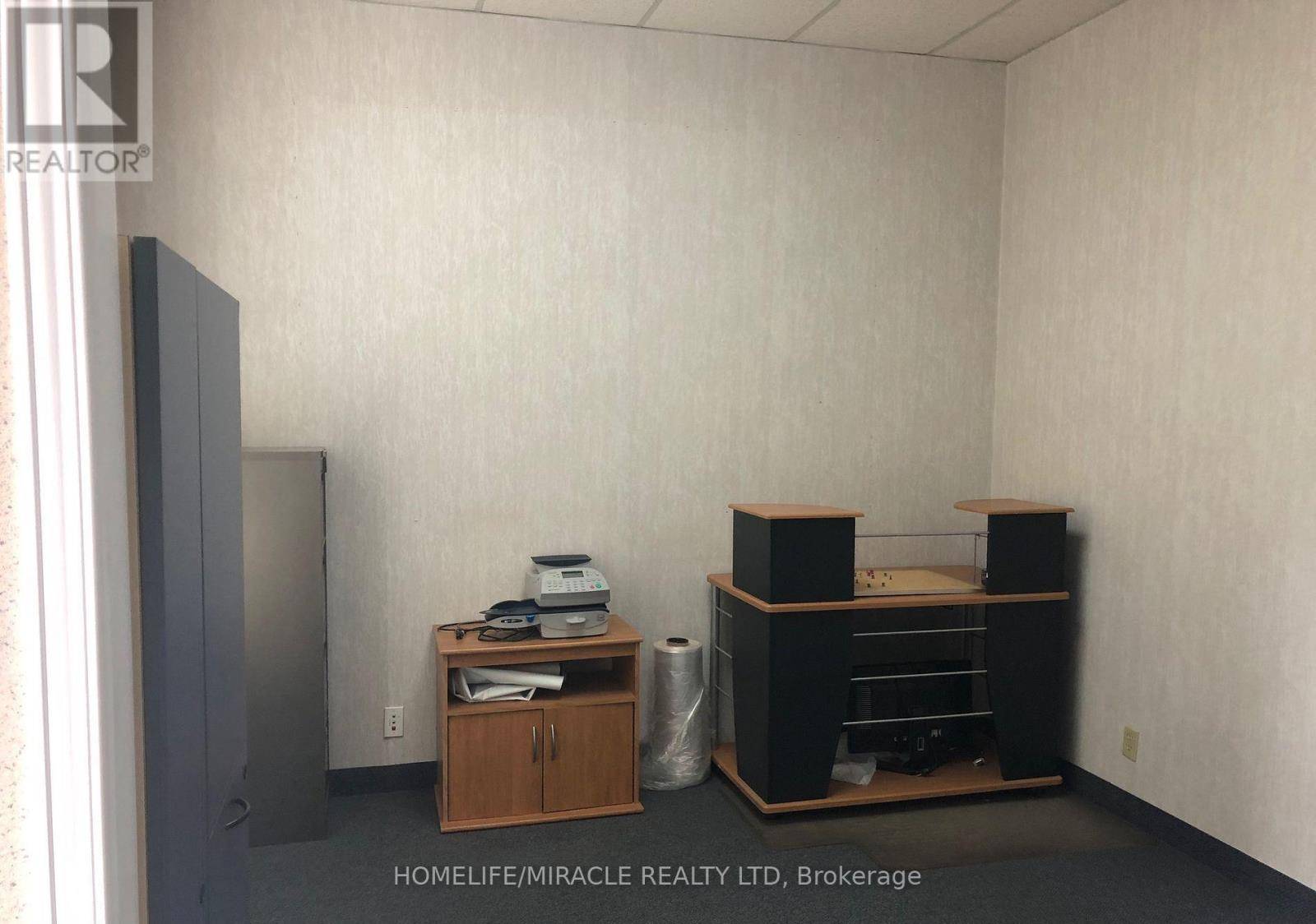 Mississauga (northeast), ON L5T2C6,975 Midway BLVD #12