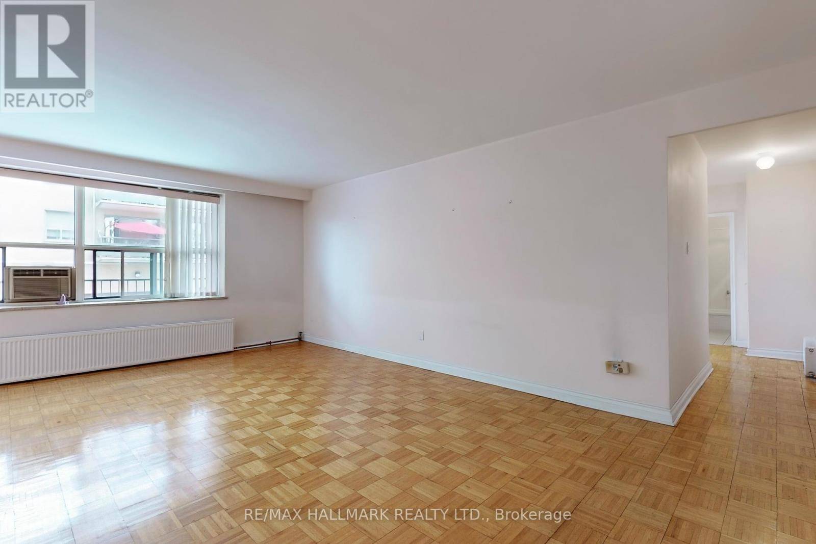Toronto (brookhaven-amesbury), ON M6M2N2,50 Gulliver RD #203