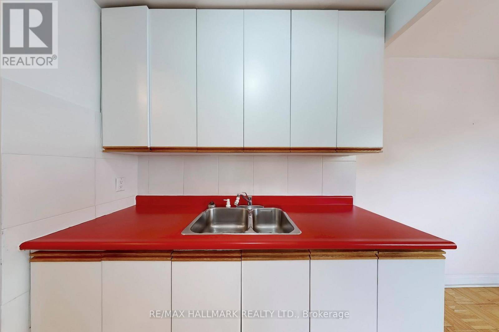Toronto (brookhaven-amesbury), ON M6M2N2,50 Gulliver RD #203
