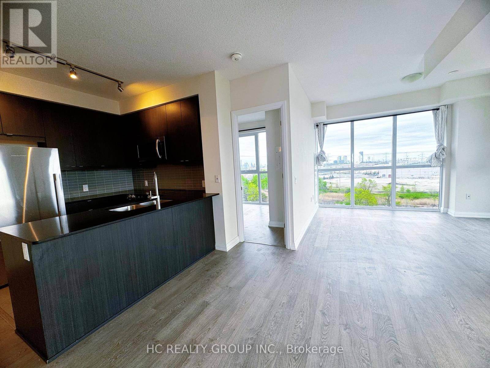 Toronto (islington-city Centre West), ON M9B0C5,50 Thomas Riley RD #504