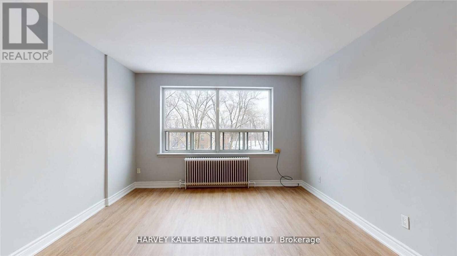 Toronto (keelesdale-eglinton West), ON M6M2A5,4 Greentree CT #B7