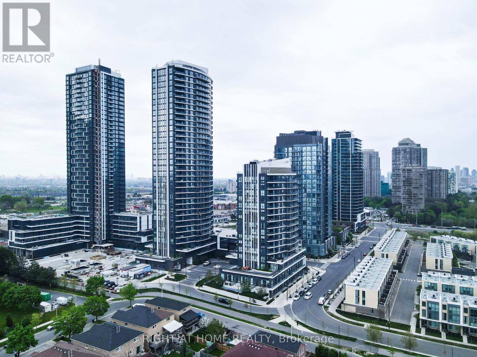 Mississauga (hurontario), ON L5R0G8,35 WATERGARDEN DR #417