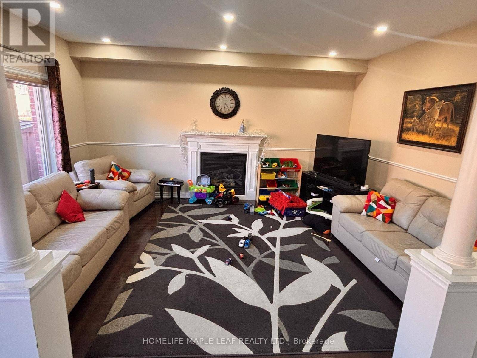 Brampton (bram East), ON L6P2P1,7 LYNDBROOK CRESCENT