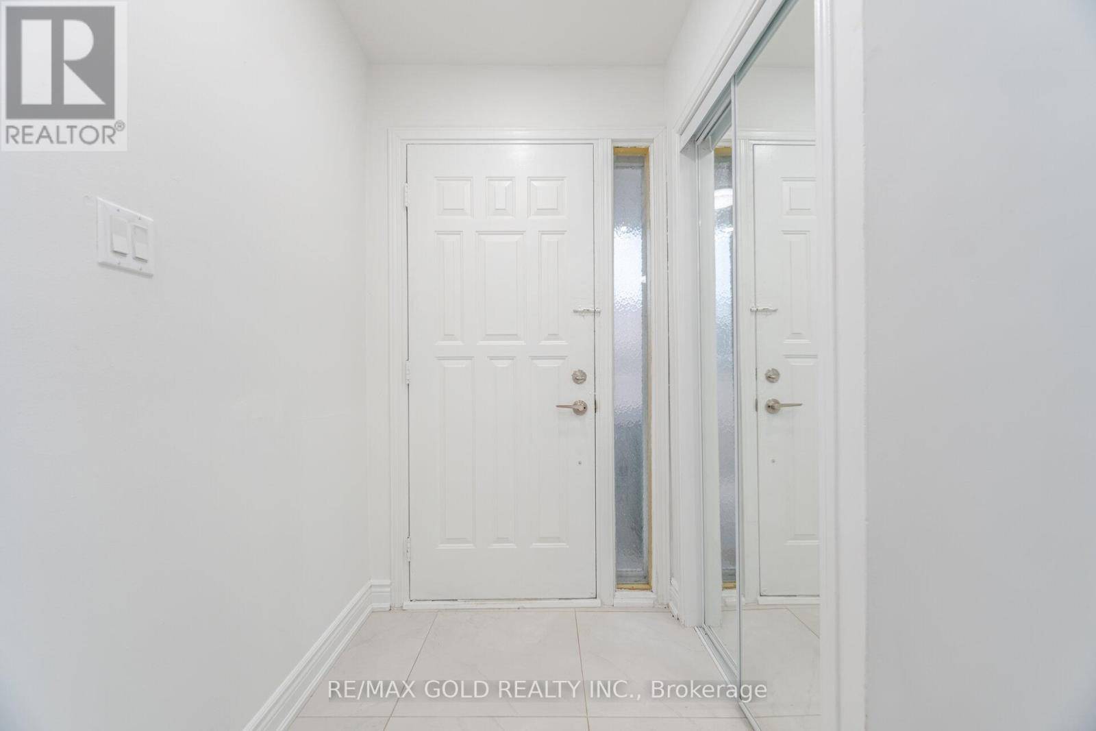 Mississauga (malton), ON L4T1X2,3068 MORNING STAR DRIVE