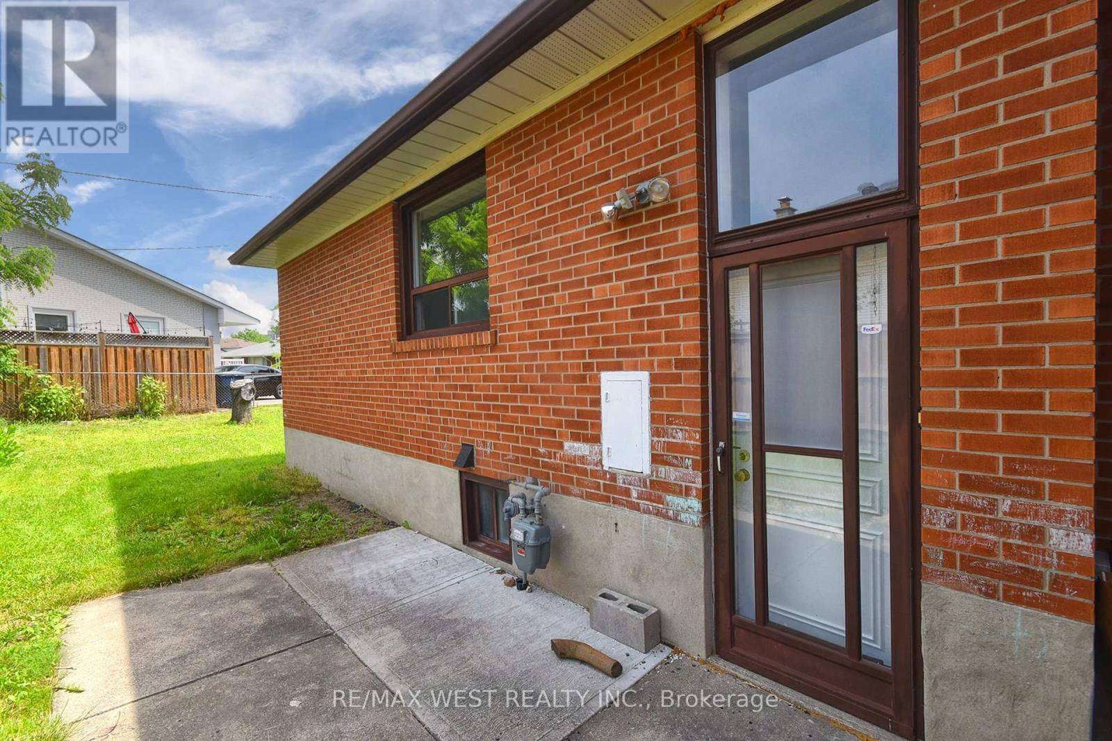 Toronto (edenbridge-humber Valley), ON M9A4K6,124 Allanhurst DR #Basement