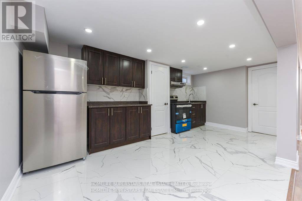 Brampton (northwood Park), ON L6X2K7,LEGAL BASEMENT - 76 FLOWERTOWN AVENUE