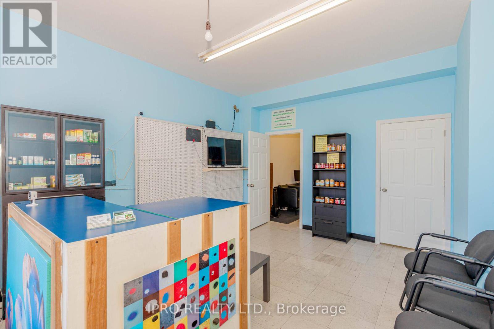 Toronto (downsview-roding-cfb), ON M3K1E5,846 WILSON AVENUE