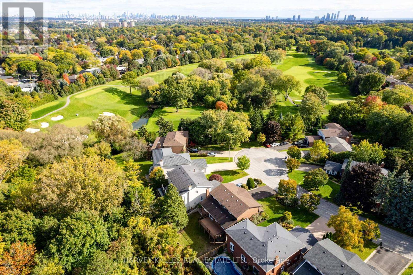 Toronto (edenbridge-humber Valley), ON M9A4Z9,5 ADERNO COURT