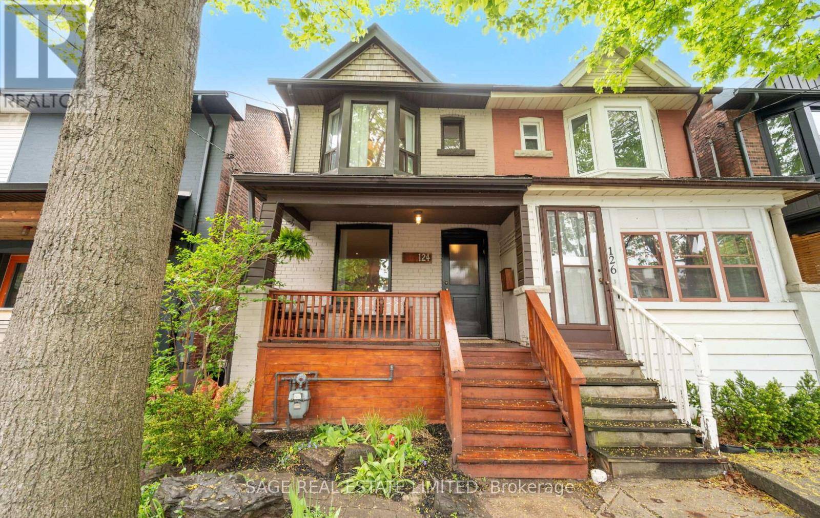 Toronto (dovercourt-wallace Emerson-junction), ON M6P3V2,124 CAMPBELL AVENUE