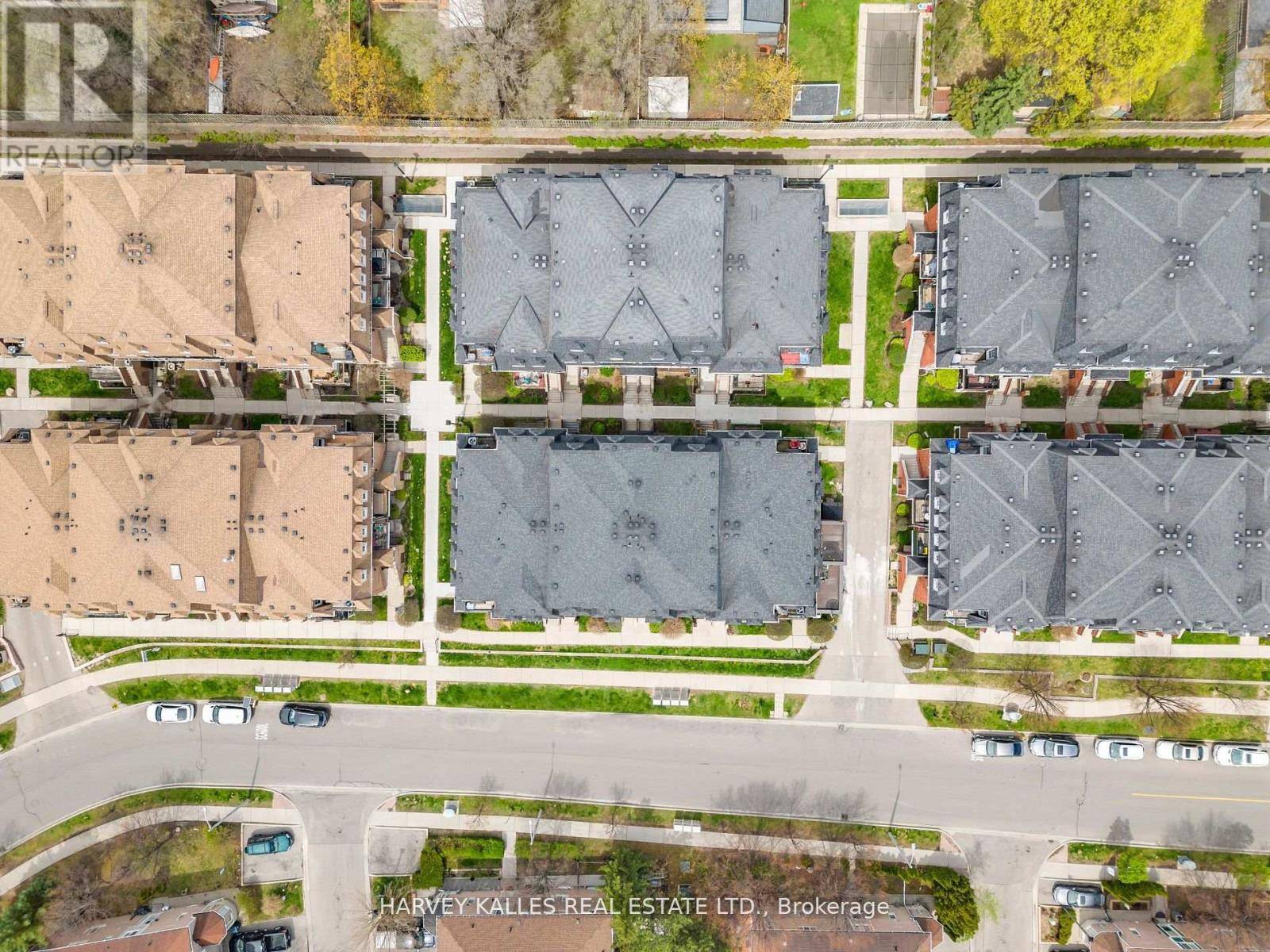 Toronto (weston), ON M6M5J4,66 Sidney Belsey CRES #201