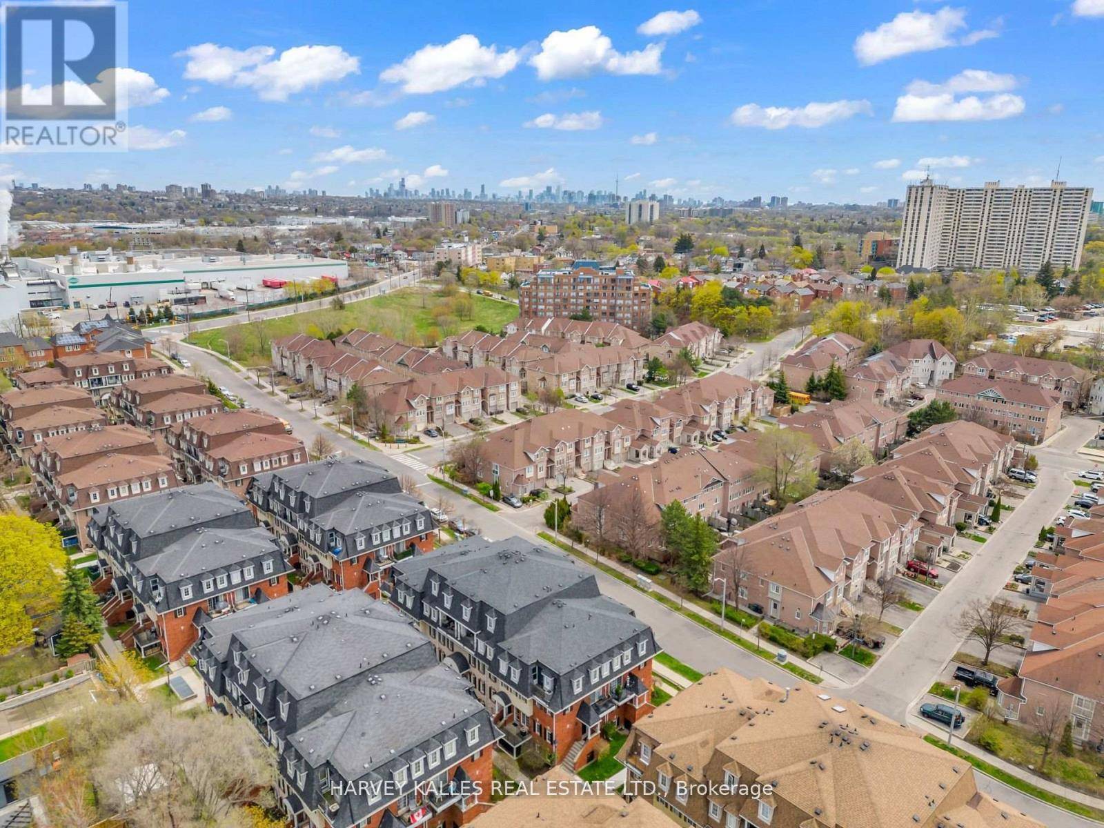 Toronto (weston), ON M6M5J4,66 Sidney Belsey CRES #201