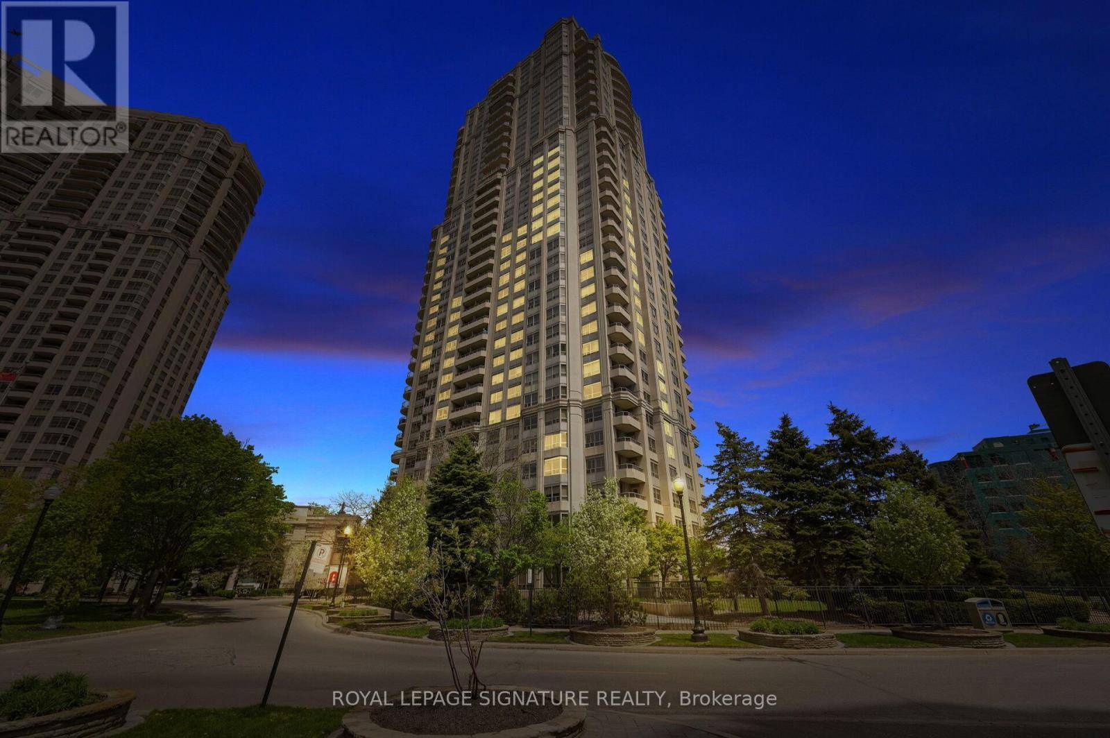 Mississauga (hurontario), ON L5R4B1,25 Kingsbridge Garden CIR #1126