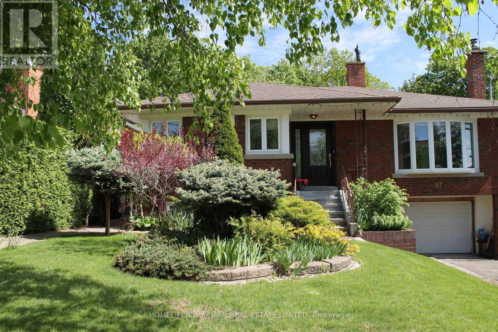 Toronto (brookhaven-amesbury), ON M6M2R8,87 FLAMBOROUGH DRIVE