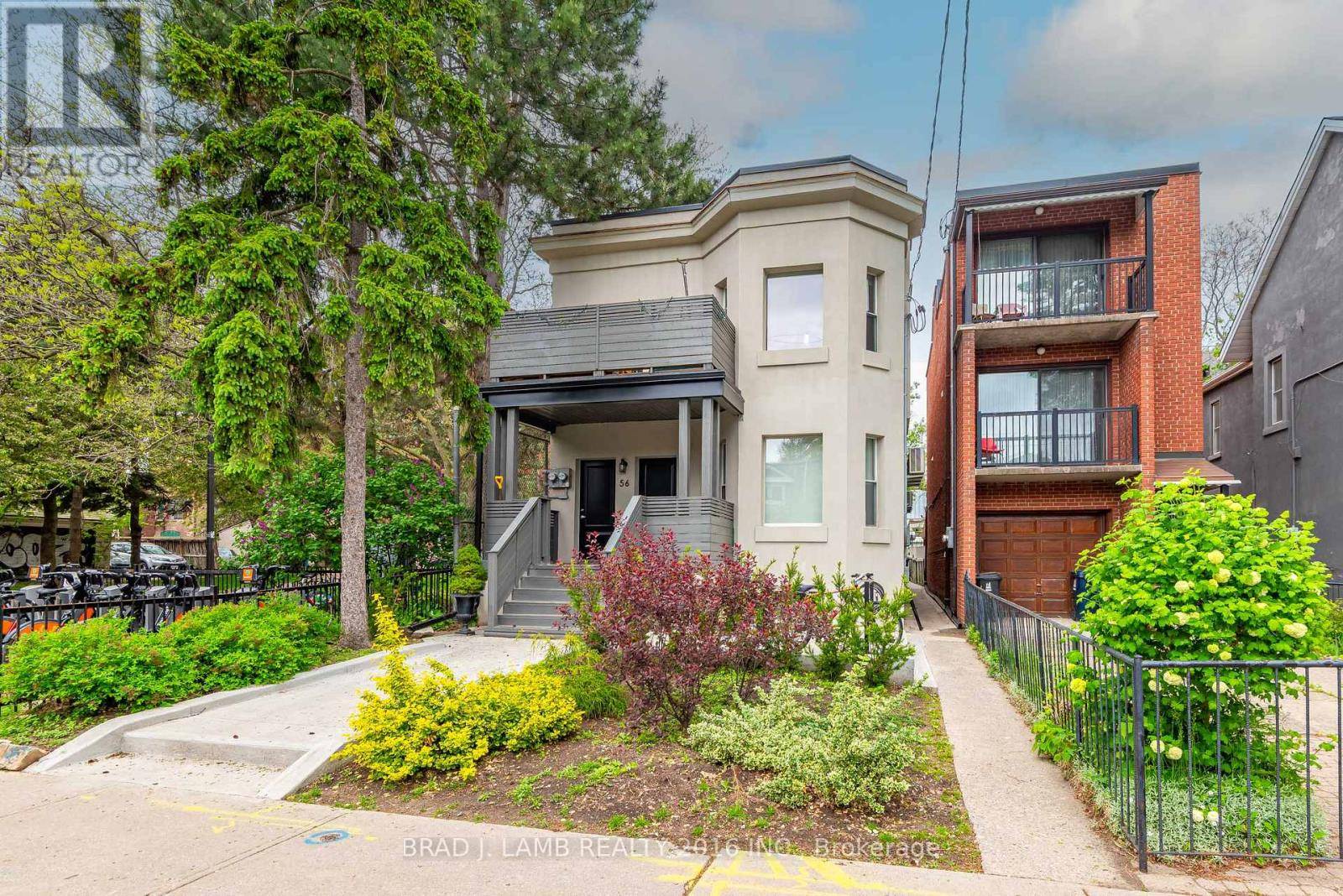 Toronto (roncesvalles), ON M6R1K8,56 Wright AVE #2