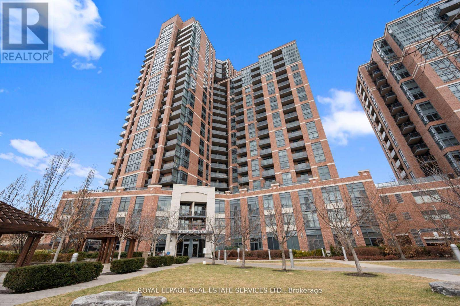 Toronto (junction Area), ON M6P5A1,60 Heintzman ST #834