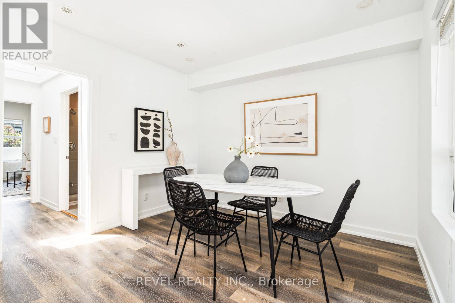 Toronto (junction Area), ON M6P2V7,526 QUEBEC AVE AVENUE