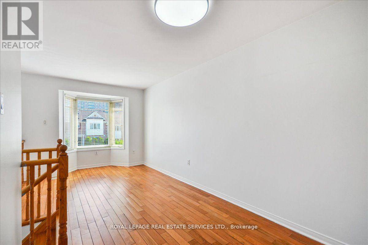 Mississauga (cooksville), ON L5B1V7,3302 PINTO PLACE