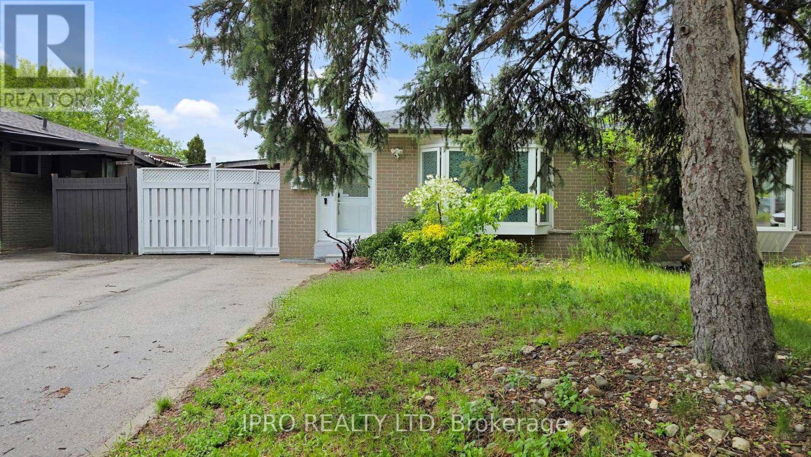 Brampton (southgate), ON L6T2G4,19 FLAMINGO CRESCENT
