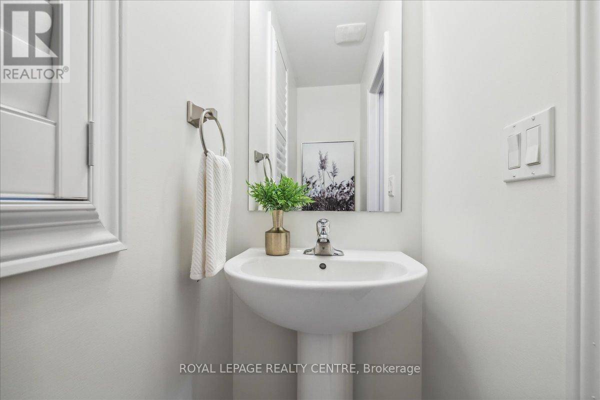 Burlington (alton), ON L7M0Z8,3946 LEONARDO STREET
