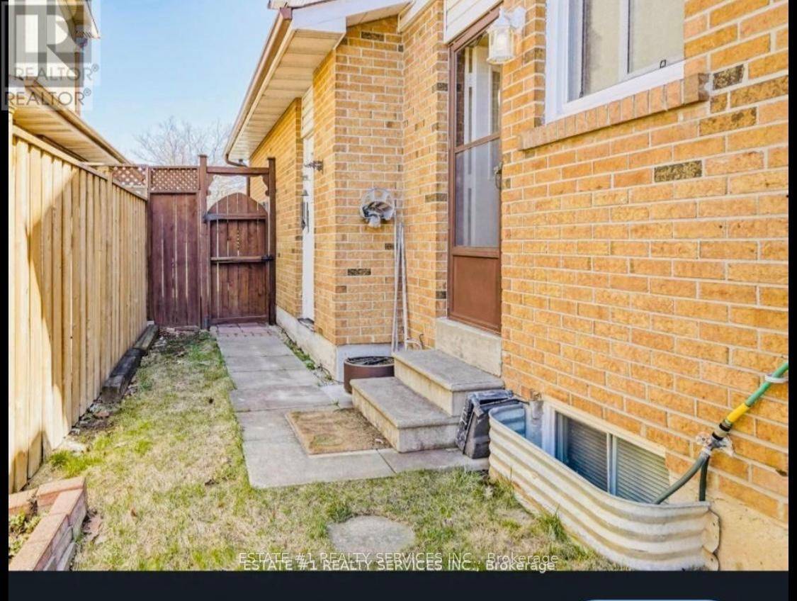 Brampton (madoc), ON L6V3V6,84 SIMMONS BOULEVARD