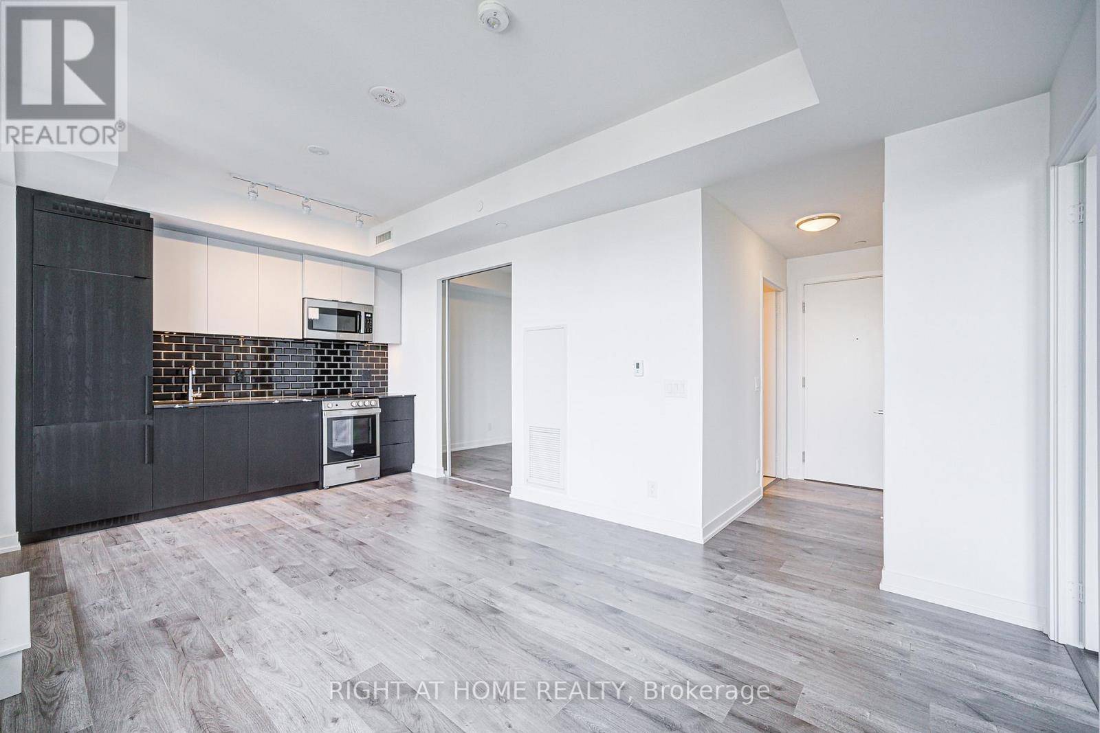 Toronto (south Parkdale), ON M6K0J2,285 Dufferin ST #603