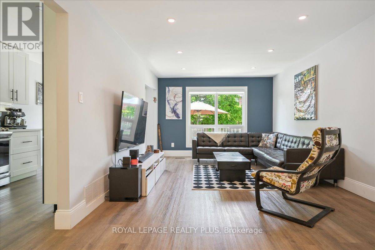 Oakville (ro River Oaks), ON L6H3N5,284 RIMMINGTON DRIVE