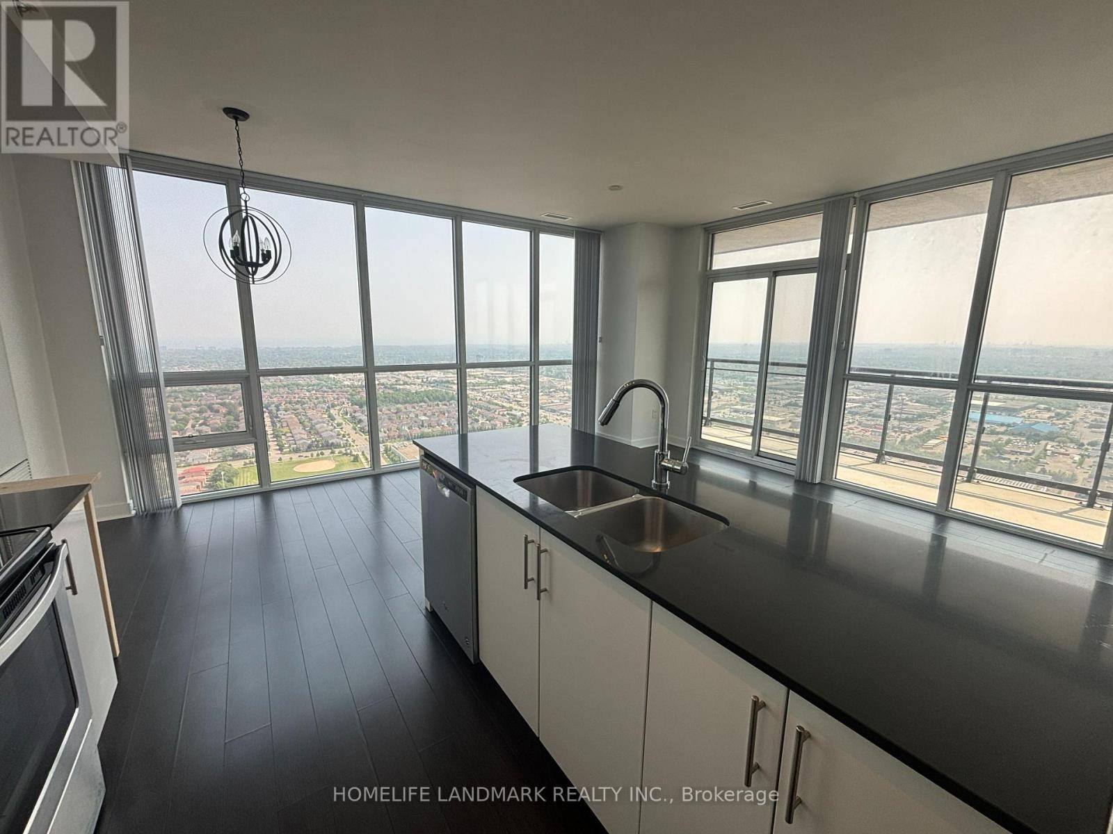 Mississauga (city Centre), ON L5B0K4,3975 Grand Park DR #4104
