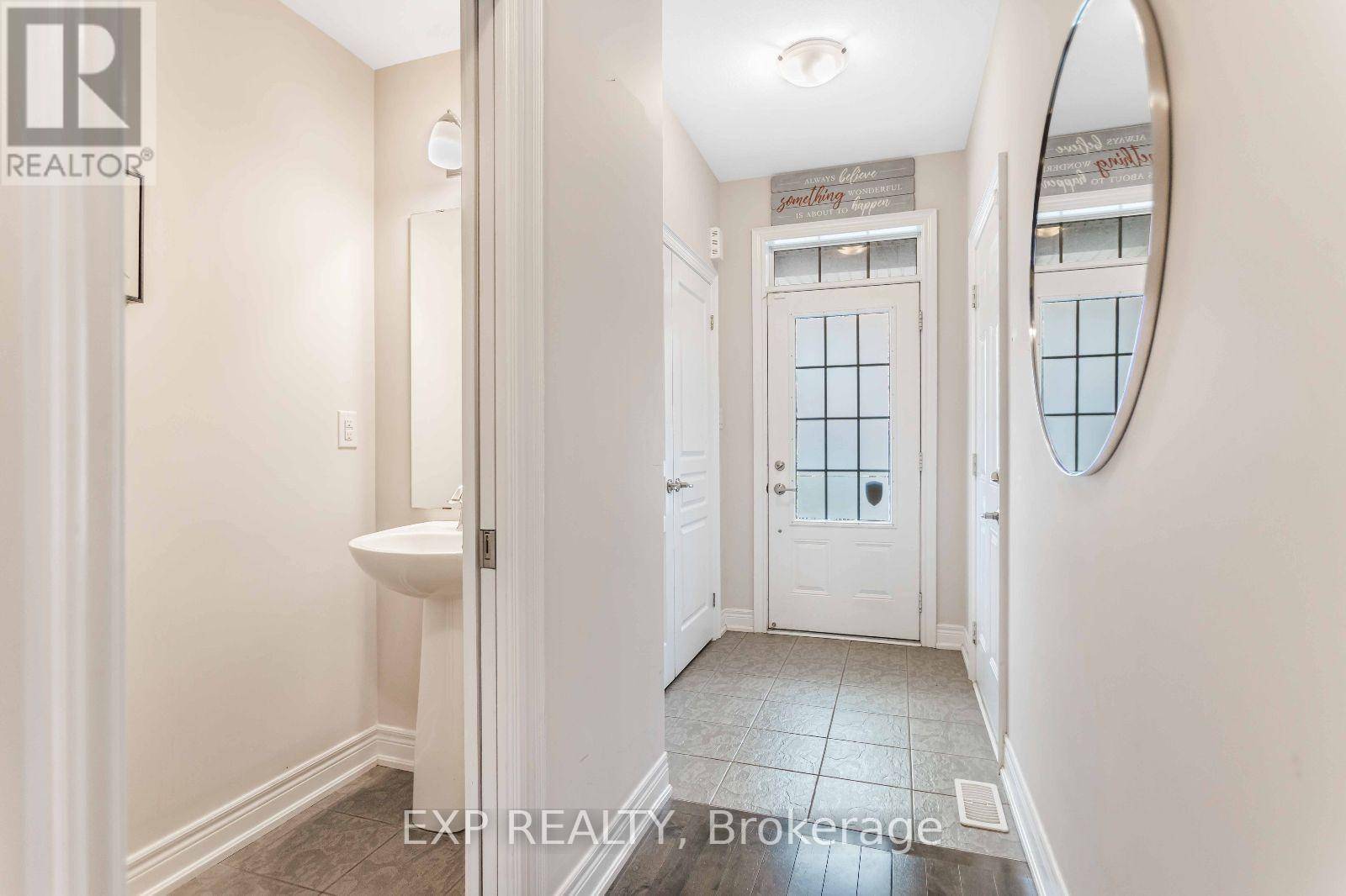 Mississauga (streetsville), ON L5M0S5,5980 Turney DR #24