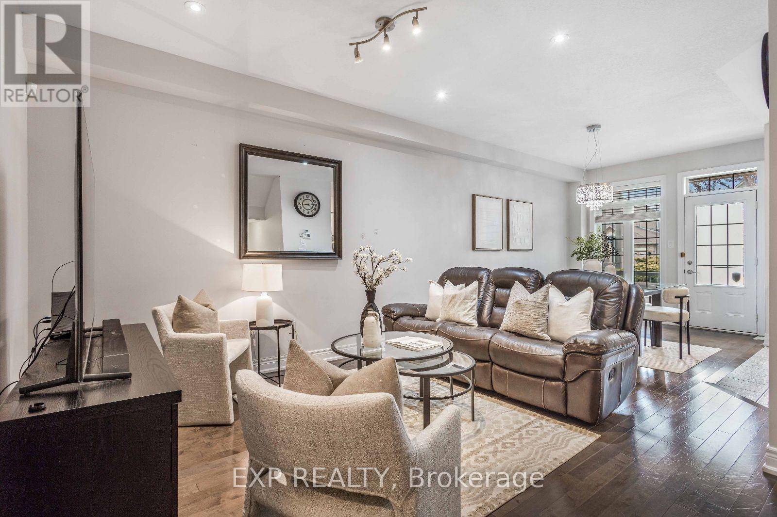 Mississauga (streetsville), ON L5M0S5,5980 Turney DR #24