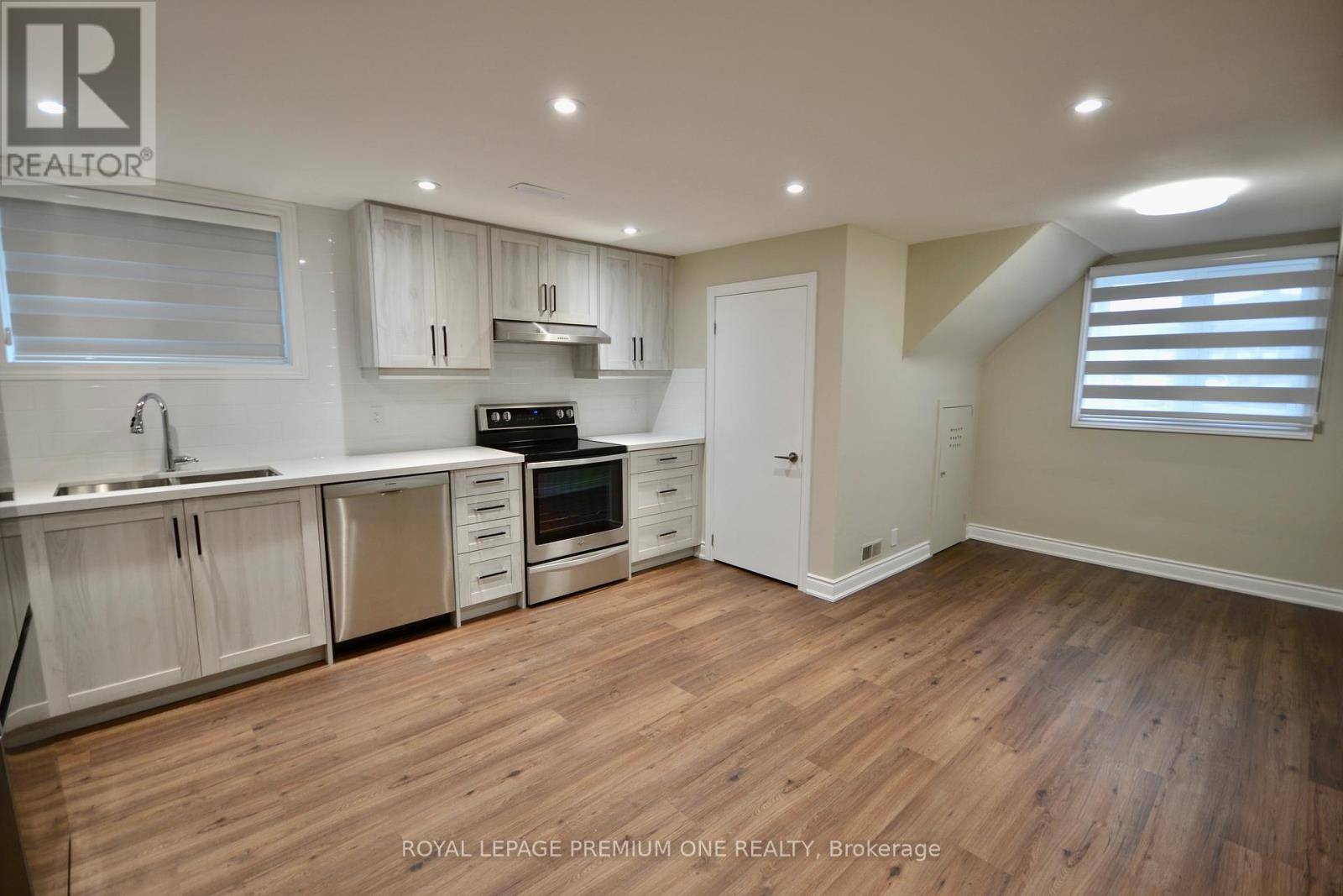 Toronto (york University Heights), ON M3J1A2,58 Dovehouse AVE #Lower
