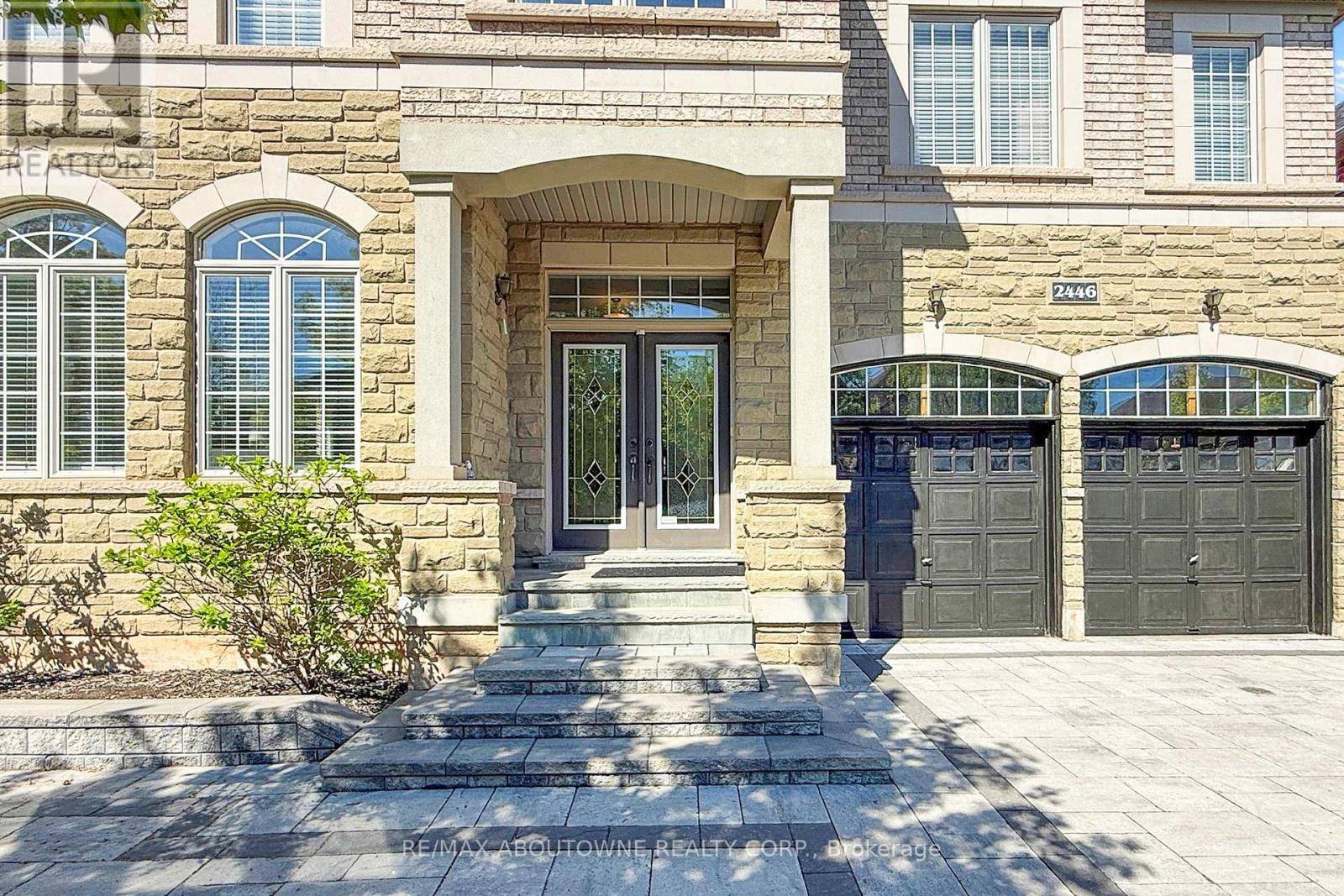 Oakville (jc Joshua Creek), ON L6H7T6,2446 TESLA CRESCENT
